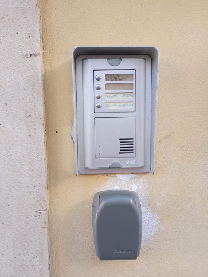 Appartamento Piazzetta Santa Barbara Bari Esterno foto